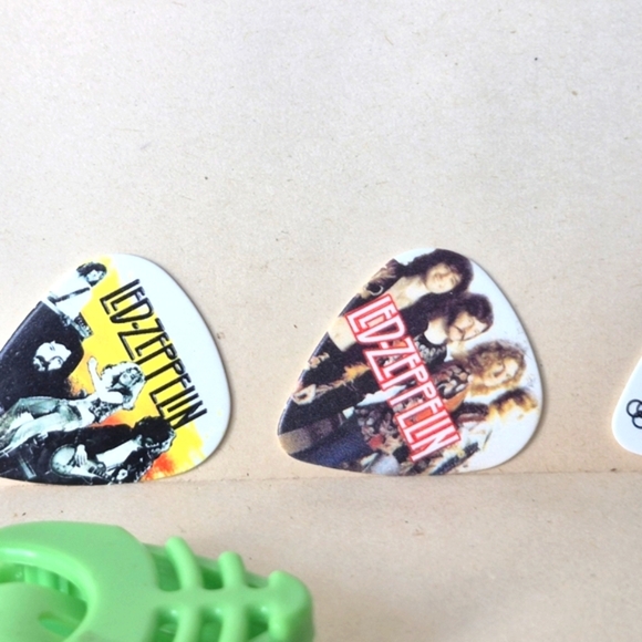 Green Guitar Pick Holder with Band Picks - Picture 3 of 4
